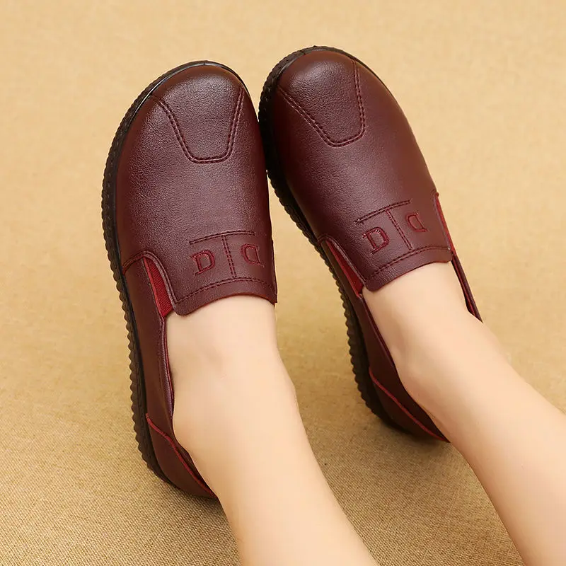 Retro Brown Moccasins Ladies new Casual Wedge 2025 Leather Sneakers Women Oxford Ballet Flats Mom Comfortable Loafers Plus Size