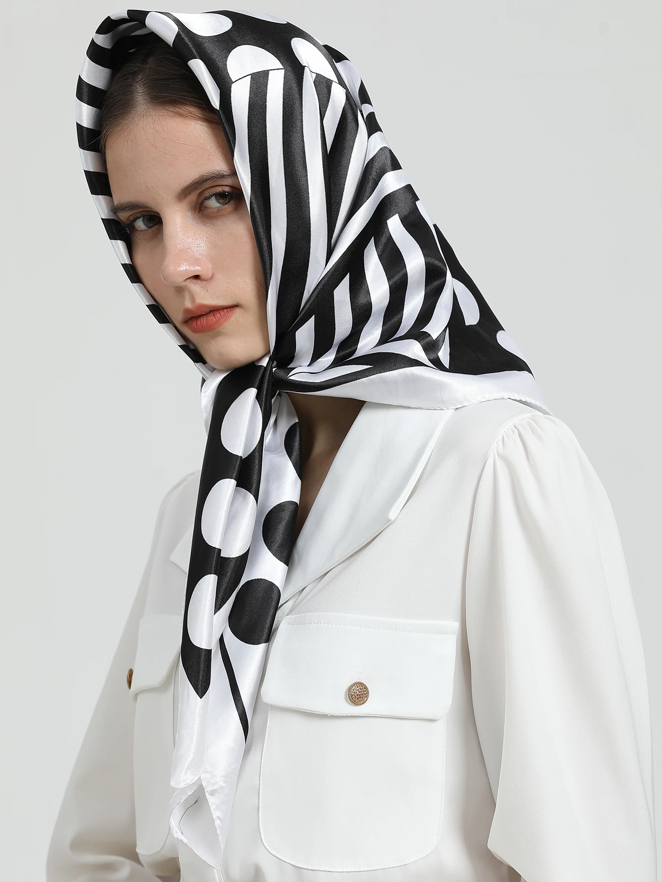 2023 2025 Print Silk Satin Muslim Scarf Hijab 90cm Neckerchief Shawl Wraps Bandana Female Headband Hair Hand Wrist new Echarpe New