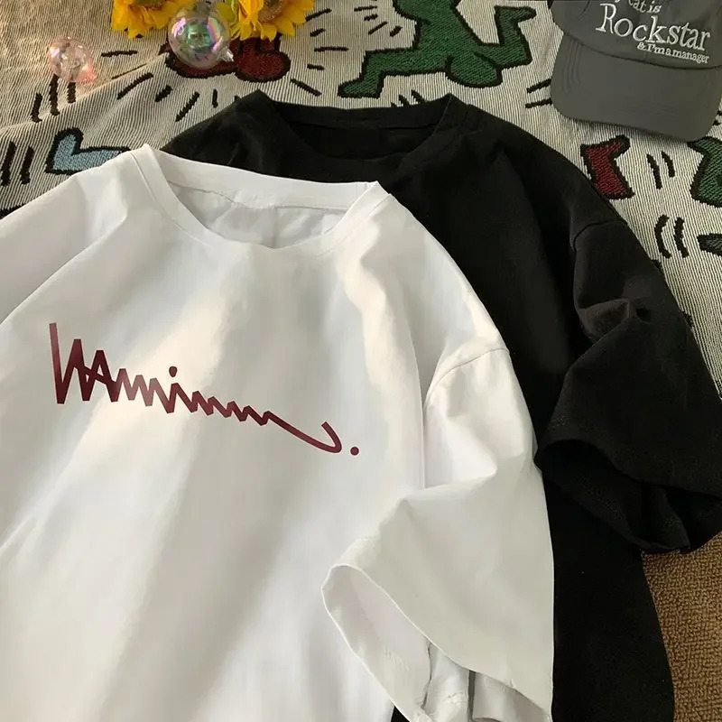 American Fashion Personalized Retro Print Graphic Tshirt for Men and Women Summer Street Couple Casual Short Sleeve Top y2k 240315