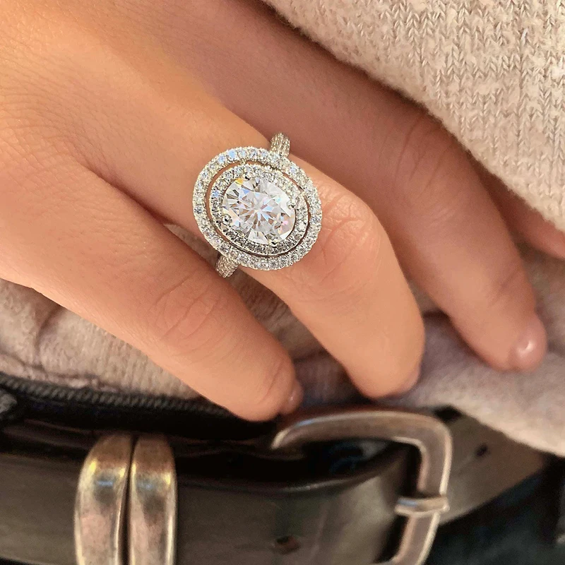 Huitan Temperament White Cubic Zirconia Oval Shaped Rings for Women High Quality Engagement Wedding Trend Eternity Jewelry 2022
