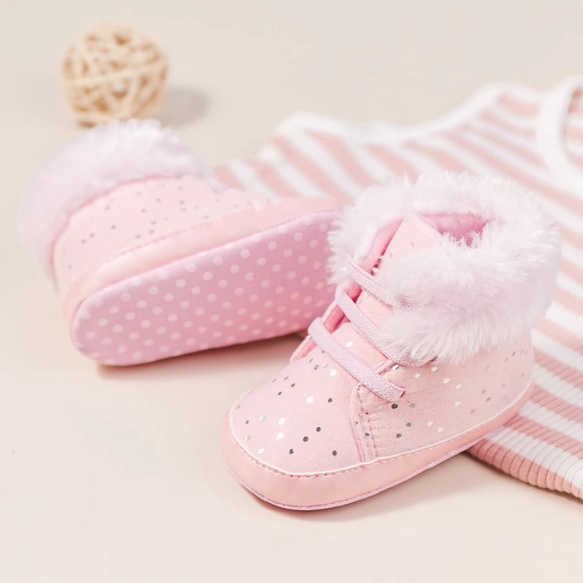 Winter New Baby Booties Shoes Fluff Keep Warm Newborns Flash new Baby 2025 Boy Gilr Shoes Boots First Walkers Infant Crib Shoes