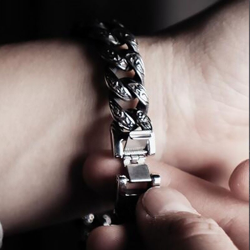 Men's Personality Bracelet Vintage Pattern Dark Cold Wind Engraved Antique Silver Color Bracelet for Men Punk Party Jewelry Gift