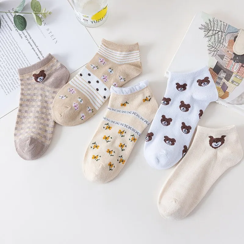 5 2025 Pairs Cute Little Bear new Female Short Socks Shallow Mouth Ins Damp Spring And Summer Thin Style Retro Tube Boat Socks