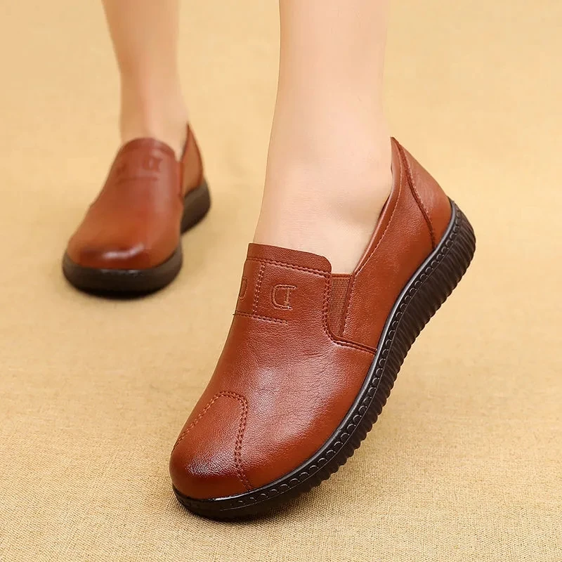 Retro Brown Moccasins Ladies new Casual Wedge 2025 Leather Sneakers Women Oxford Ballet Flats Mom Comfortable Loafers Plus Size