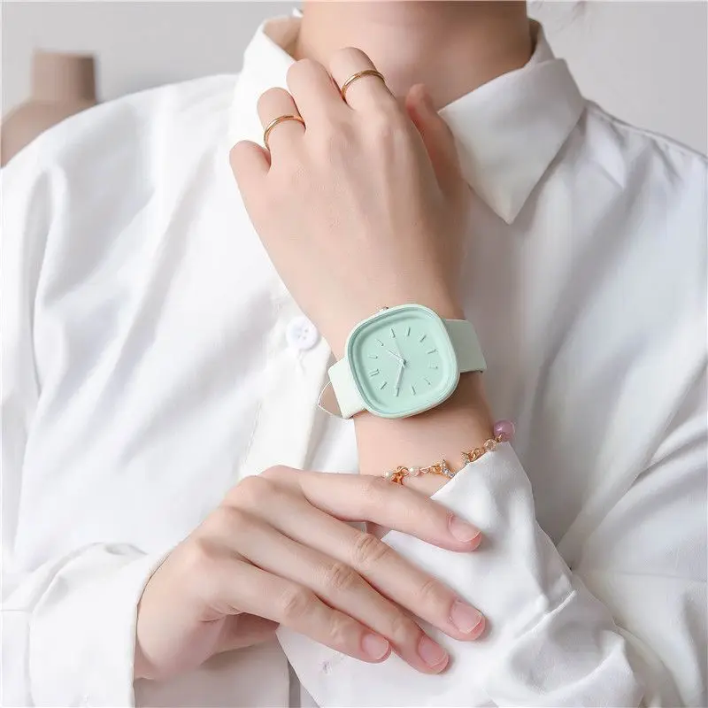Women 2025 Fashionable Square Wristwatch Ladies new Casual Quartz Watch Clothes Accessories