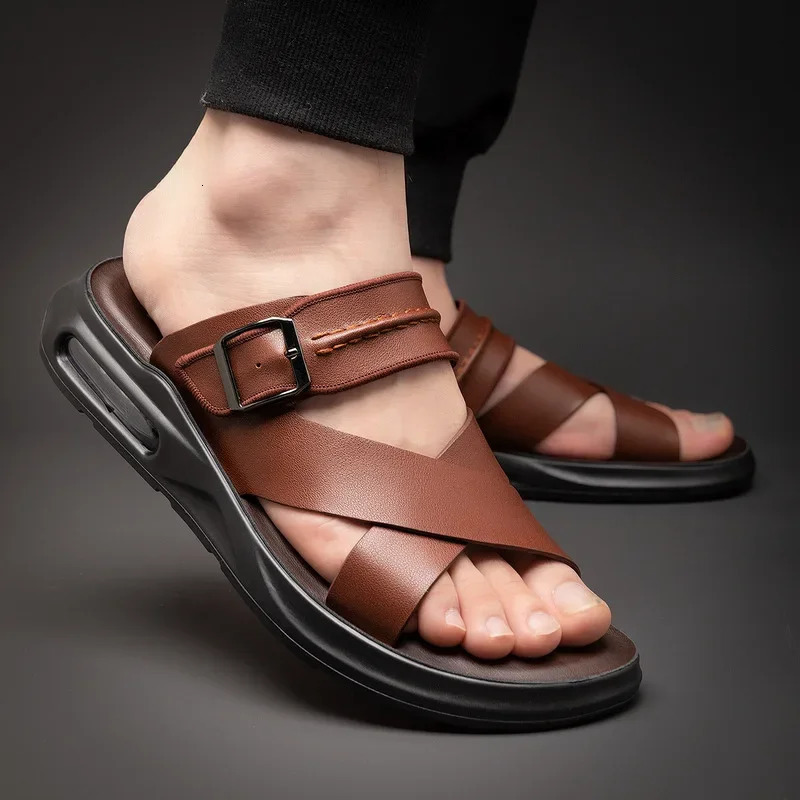 2024 Genuine Leather Summer Shoes Men Sandals Flat Nonslip New Soft Mens Beach Holiday Black Brown A13 240322