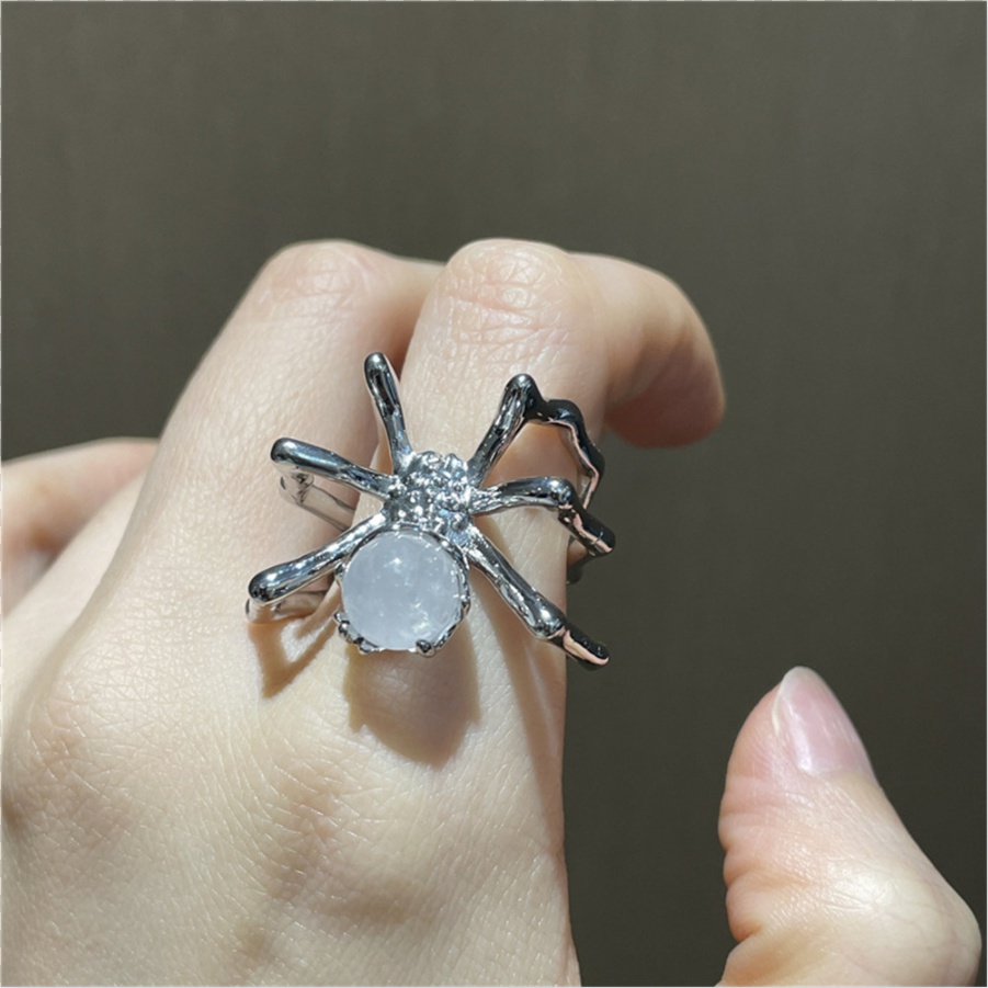 Gothic Spider Ring for Woman Charm Punk Aesthetic Grunge Couple Ring Vintage Cool Stuff Party Designer Jewelry Anillos Mujer