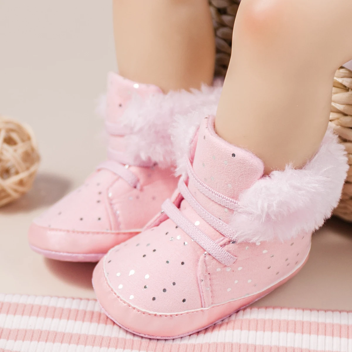 Winter New Baby Booties Shoes Fluff Keep Warm Newborns Flash new Baby 2025 Boy Gilr Shoes Boots First Walkers Infant Crib Shoes