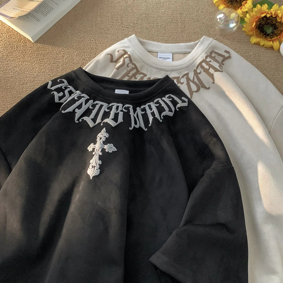 Y2k Tops Retro Letter Cross Graphic T Shirts Suede Short Sleeved Men Women Hip Hop Loose Half Sleeve Shirt Streetwear 240321