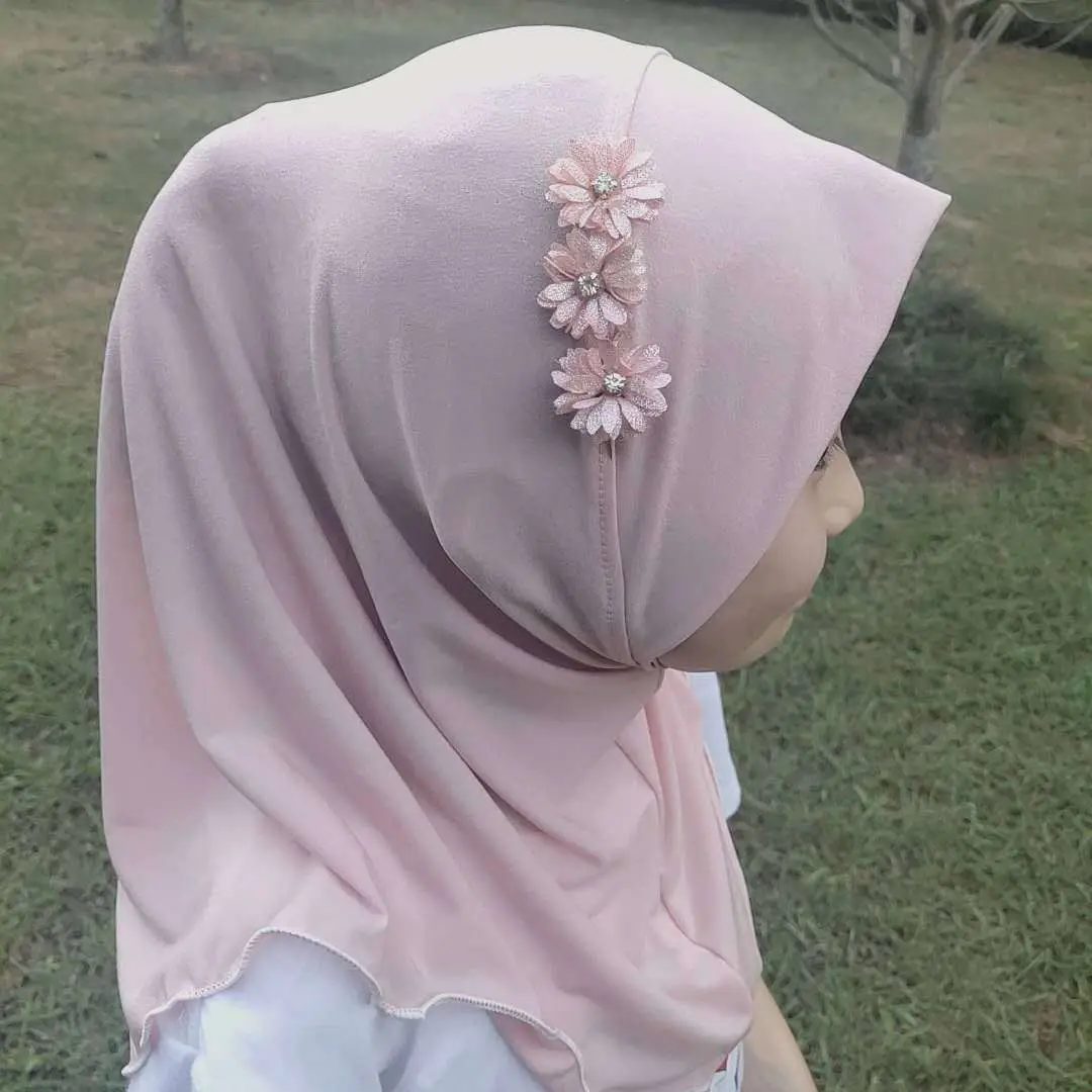 Muslim Girls Kids Hijab Scarf High quality Islamic Shawls Soft and 2025 Stretch Material for 2 new to 7 years old Girls Children Hijabs