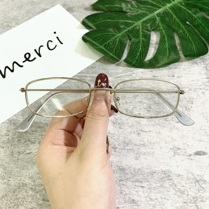 Vintage Rectangle Sunglasses Women Men Shades Small 2025 Square Sun Glasses Trend new Anti-UV Retro Sunglasses Summer Traveling Eyewear