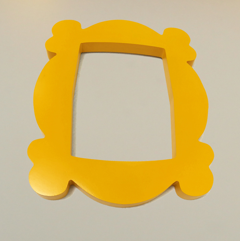 zk30 TV Series Friends Handmade Monica Door Frame Wood Yellow Photo Frames Collectible for Home Decor H260306
