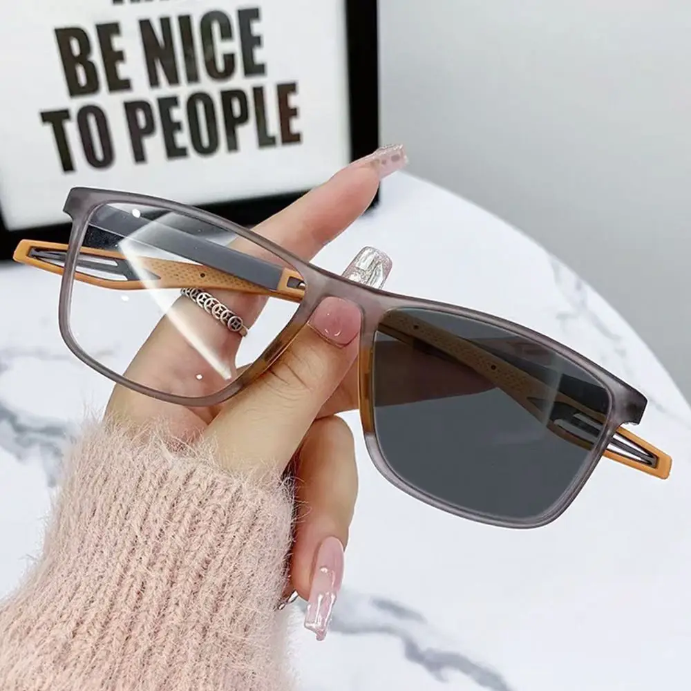 TR90 Frame Photochromic Myopia Glasses for Men Women Lightweight Myopia Eyewear Unisex Vintage Trendy Short Sighted Eyeglasses