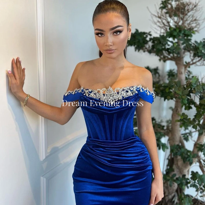 Elegant Royal Blue Arabia Dubai Off Shoulder With no Gloves Crystal Beaded Evening Dresses Mermaid Gold Velvet Prom Dress
