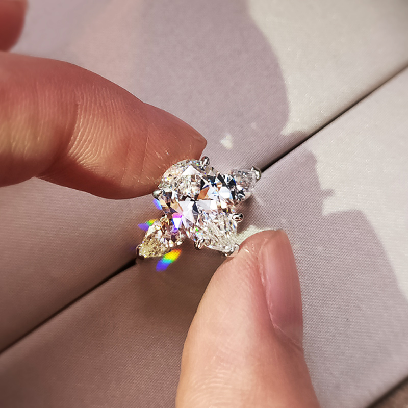 Huitan Crystal Water Drop CZ Rings Women Proposal Engagement Ring Exquisite new Wedding Anniversary Gift Party 2025 Trendy Jewelry