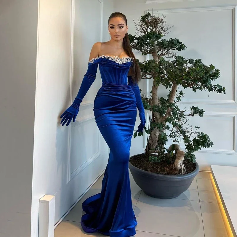 Elegant Royal Blue Arabia Dubai Off Shoulder With no Gloves Crystal Beaded Evening Dresses Mermaid Gold Velvet Prom Dress