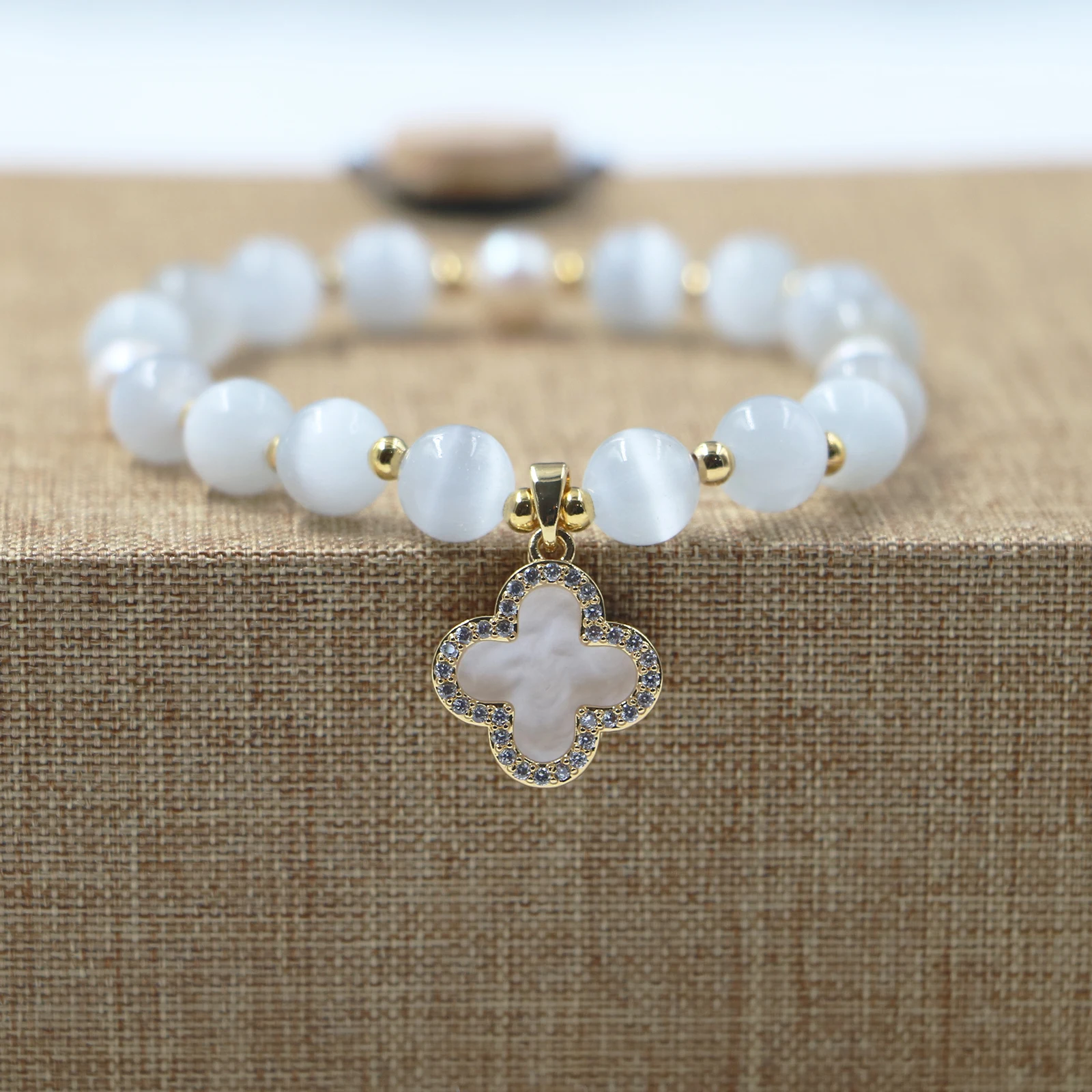 White Beaded Bracelets For Women Natural Crystal Opal Lucky Four-leaf Clover Healing Anxiety Pearl Lucky Hndmade Jewelry Misfrs