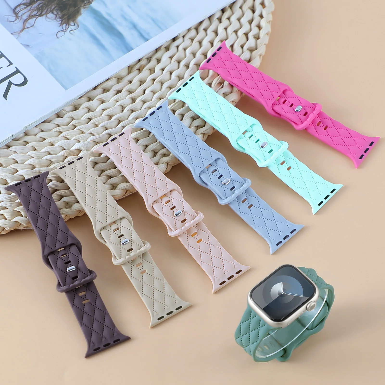 New Silicone strap For Apple Watch Band 44mm 40mm 45mm 49mm 41mm 38mm 42mm bracelet iwatch ultra 2 series se 7 6 5 4 3 8 9 bands