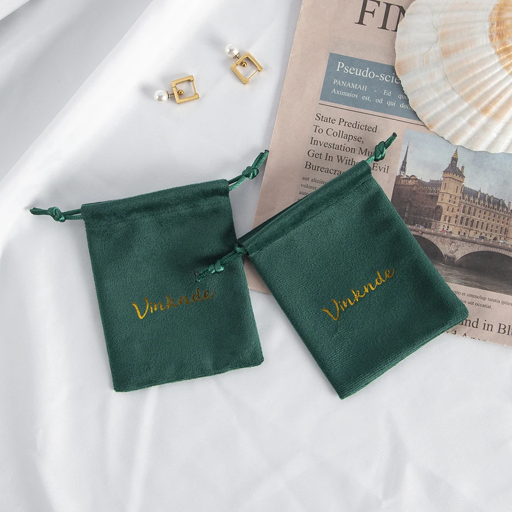 100-Pack Bulk Personalized Logo Jewelry Pouches Soft Velvet Drawstring Green Small Wedding Favor Candy Bags DIY Makeup Packaging