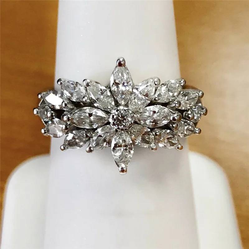 Huitan Bling Bling Cubic Zirconia Wedding Rings High Quality Silver Color Finger Accessories for Women Marriage Ceremony Jewelry