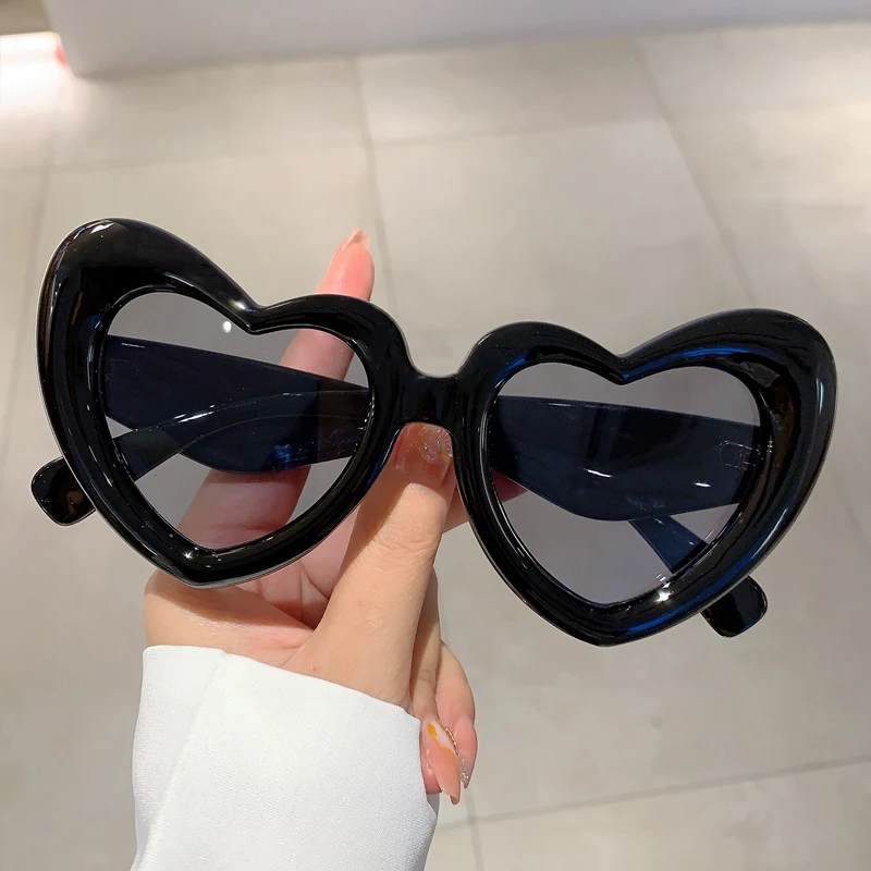 KAMMPT Heart Shape Women Sunglasses Stylish Vintage Iated Frame Shades Brand Designer Cute Travelling UV Eyewear