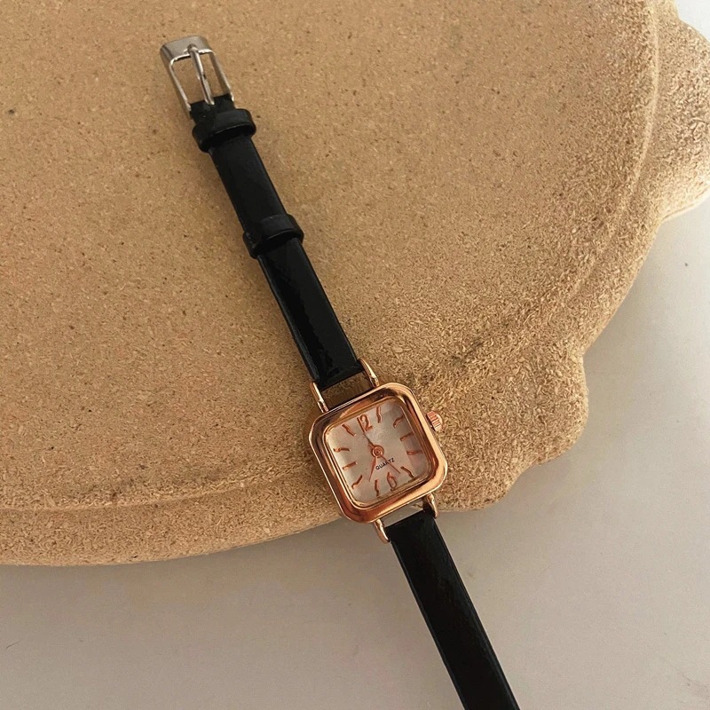 Simple Classic Women Small Dial Square Vintage Watch Thin Leather Strap Elegant Female Quartz Leather Strap Casual Reloj Mujer