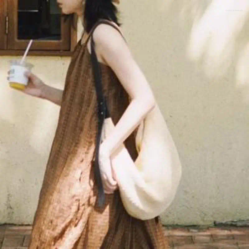 Drawstring 2024 Summer Fashion Grass Weaving Crescent Bag Simple And Casual Large Capacity Woven Dumpling Type One Shoulder Women's