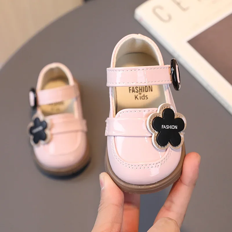 Cute Baby Shoes for Baby Girl Patent Leather Toddler Baptism Shoes with Flower 2023 New Spring Summer Newborn Party Shoes F11241