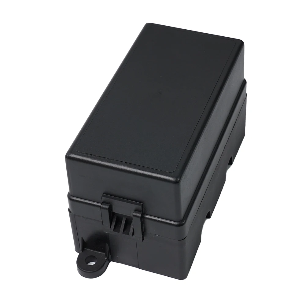 2022 Brand New Car Parts Car Shop Relay For Car Fuse Box 4 Pin Black Blade Type Fuse Holder With Fuse Terminal