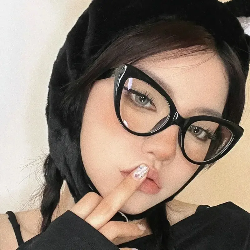 New Cat Eye Triangle Frame Anti-Blue Light Glasses Classic Men new 2025 Women Reading Eyewear Retro Triangle Frame Transparent Eyeglasses