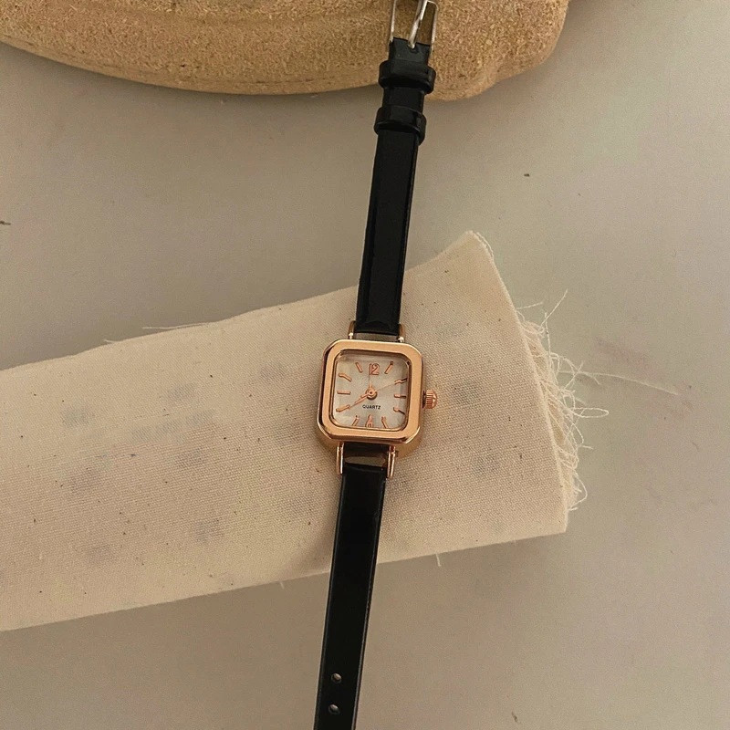 Simple Classic Women Small Dial Square Vintage Watch Thin Leather Strap Elegant Female Quartz Leather Strap Casual Reloj Mujer