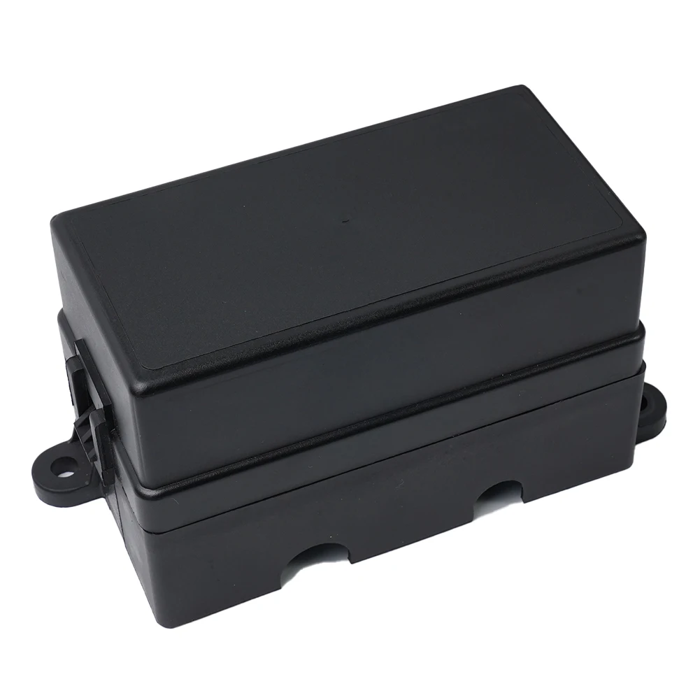 2022 Brand New Car Parts Car Shop Relay For Car Fuse Box 4 Pin Black Blade Type Fuse Holder With Fuse Terminal
