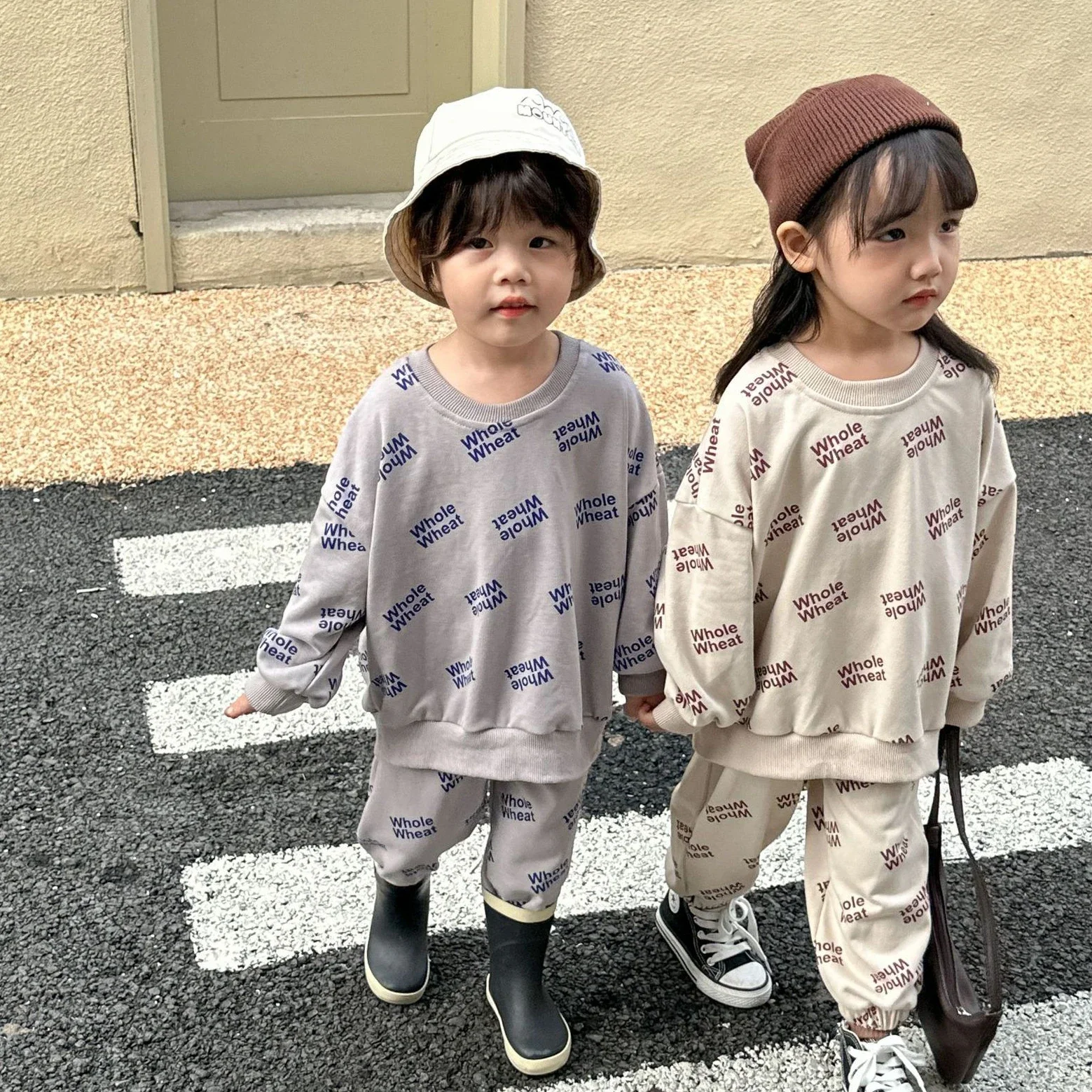 4608D Children's Clothing Set Sport Suit 2023 Spring New Leisure Letter Print Girl's Suit Sweater +Pant Boy's Two-piece Suit + smile + 