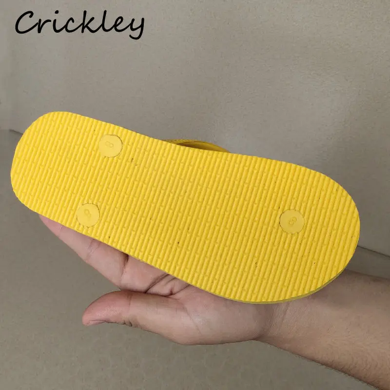 New Solid Children 2025 Slippers new Summer Casual Beach Outdoor Child Boys Girls Flip Flops Soft Bottom Comfortable Home Kids Slippers