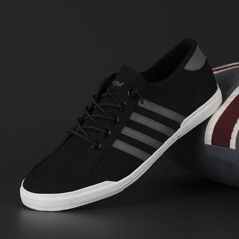 Men's shoes low help canvas shoes 2023 spring and summer casual shoes lightweight flat shoes breathable men vulcanized shoes