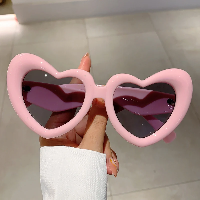 KAMMPT Heart Shape Women Sunglasses Stylish Vintage Iated Frame Shades Brand Designer Cute Travelling UV Eyewear