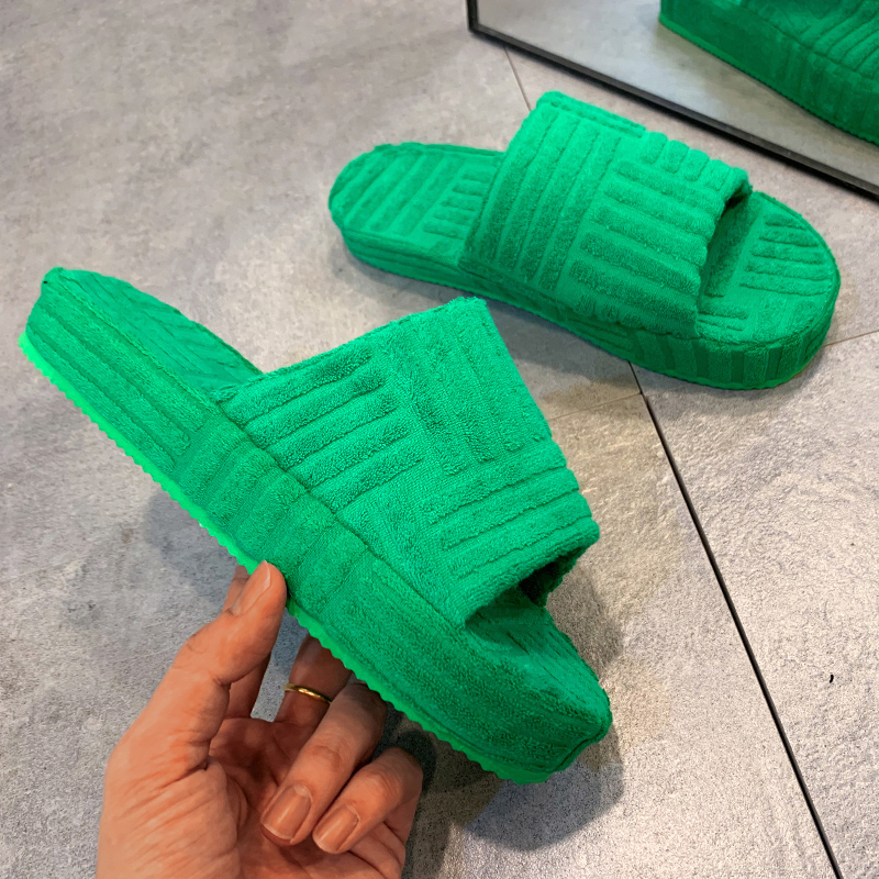 2022 Women New Luxury One-word Thick-soled Warm Furry Women's Shoes Embossed Cotton Drag Outdoor All-match Casual Slippers