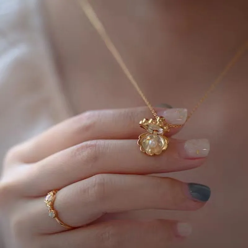 Gold Plated Shell Charm Necklace For Young Woman Sweet Party Wedding Jewelry Freshwater Pearl Shell Pendant Choker Gift For Her