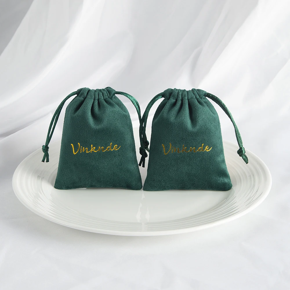 100-Pack Bulk Personalized Logo Jewelry Pouches Soft Velvet Drawstring Green Small Wedding Favor Candy Bags DIY Makeup Packaging