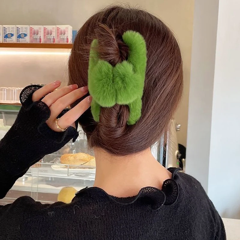 Cute Green Plush Hair Claw Acrylic Hairpins Faux Fur Hair Clip Barrette Crab Headwear For 2025 Women Girls new Hair Accessories Claw Crab