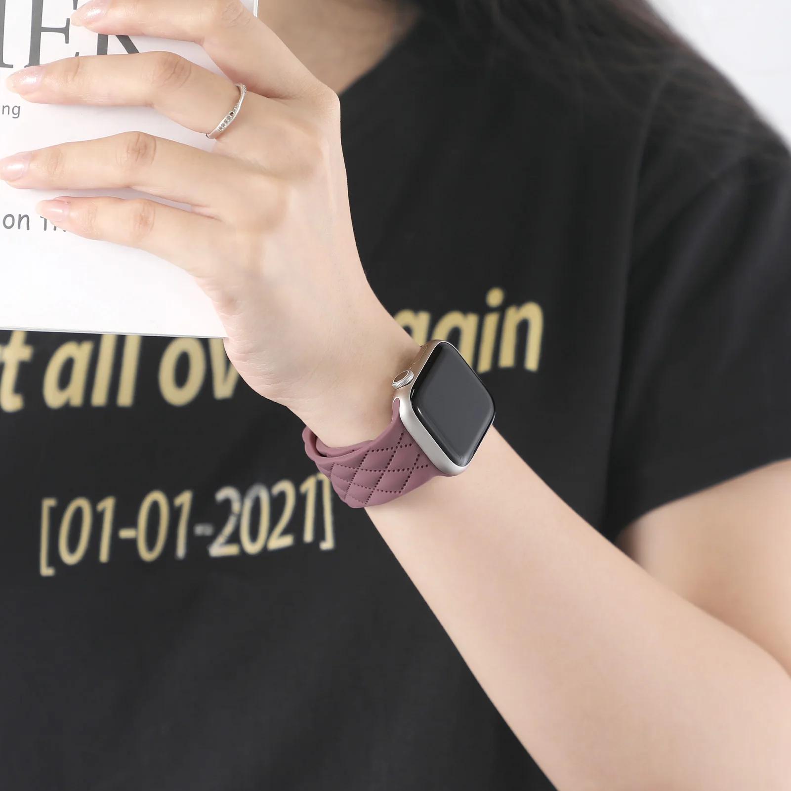 New Silicone strap For Apple Watch Band 44mm 40mm 45mm 49mm 41mm 38mm 42mm bracelet iwatch ultra 2 series se 7 6 5 4 3 8 9 bands