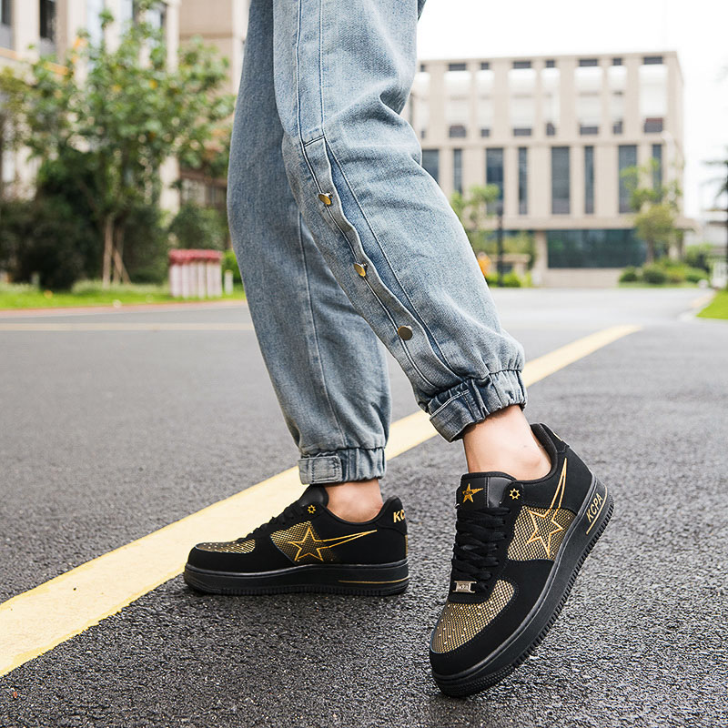 Lightweight and niche design, fashionable sneakers, 2024 new couple sports and leisure shoes