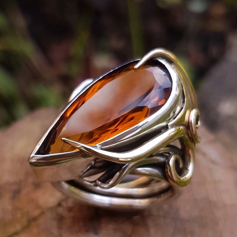 2023 New Vintage Personality 2025 Classic Light Brown Zirconia Ring new for Women Party Jewelry Accessories Anniversary Gift
