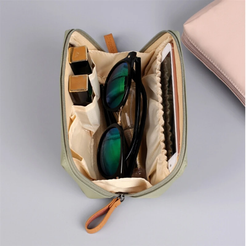 Hand Bag Cosmetics Storage Bags Women Stylish Simple Mobile Phone Makeup Bags Lipstick Clutch Holder Travel Wash Toiletry Bag
