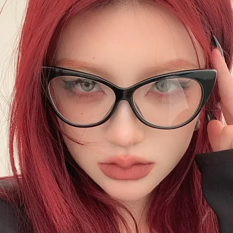 New Cat Eye Triangle Frame Anti-Blue Light Glasses Classic Men new 2025 Women Reading Eyewear Retro Triangle Frame Transparent Eyeglasses