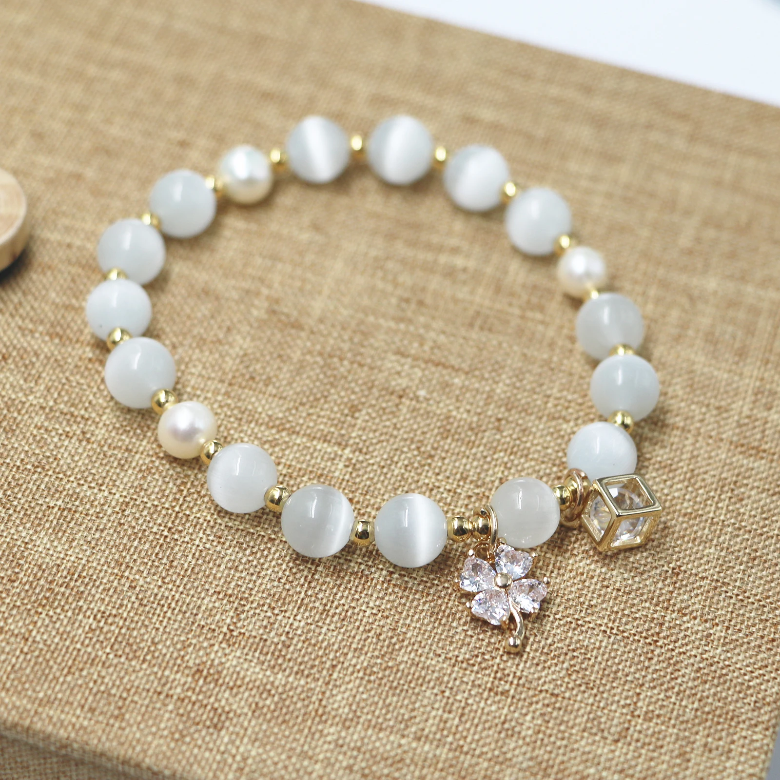 White Beaded Bracelets For Women Natural Crystal Opal Lucky Four-leaf Clover Healing Anxiety Pearl Lucky Hndmade Jewelry Misfrs