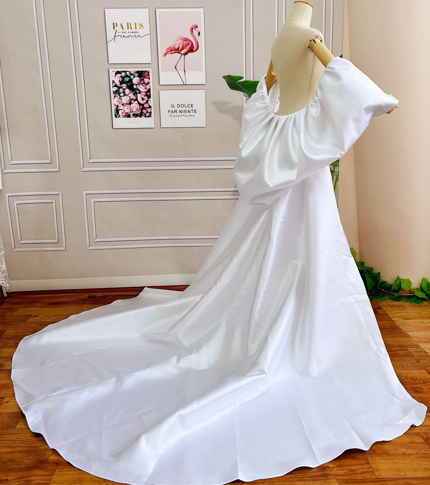 Mikado Satin Puffy Sleeved Cape Wedding Jacket With Train Elegant Charming Bridal Detachable Wrap Accessories DJ183