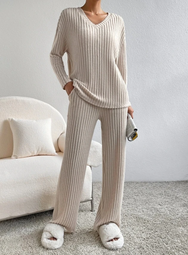 Women Sets Casual for 2 Pieces Autumn New Loungewear Loose V-Neck Long Sleeve Top and Pit Strip Knitted Straight Pants Suit smile