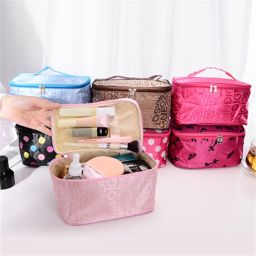 High Capacity Makeup Bag Outdoor Girl Women Cosmetic Bag Toiletries Organizer Waterproof Make Up Cases Female Storage Tools