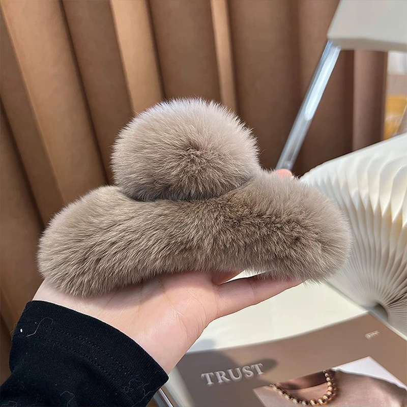 Cute Green Plush Hair Claw Acrylic Hairpins Faux Fur Hair Clip Barrette Crab Headwear For 2025 Women Girls new Hair Accessories Claw Crab